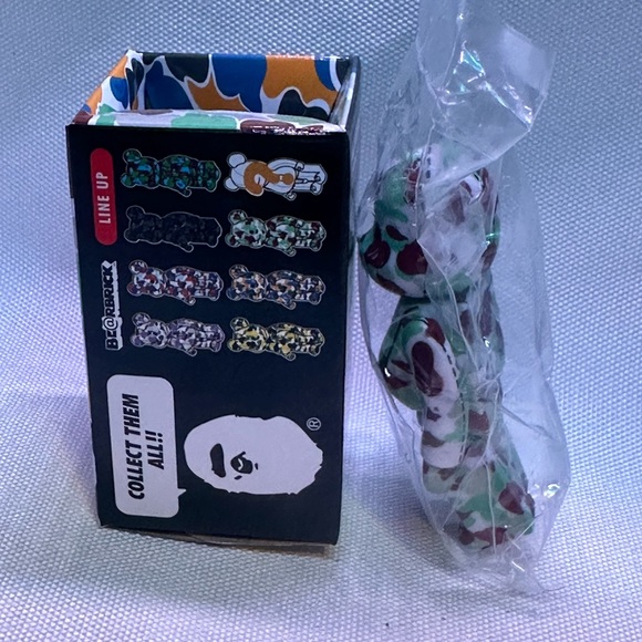 Bearbrick x Bathingape green,brown, white - Picture 3 of 3